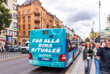 Bus stop in Stockholm with commercial from Apohem
